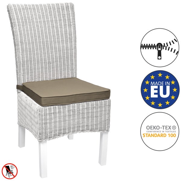 Braunes Sitzkissen auf weißem geflochtenem Stuhl, abnehmbarer Bezug mit Reißverschluss, hergestellt in der Europäischen Union, Oeko-Tex Standard 100.
