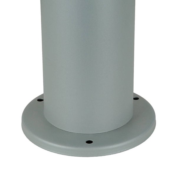 Detailaufnahme einer Sockelleuchte mit Befestigungsfuß