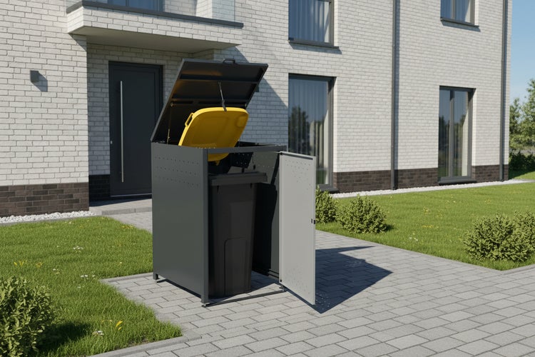 Mülltonnenbox mit Mülltonne und geöffneter Tür vor einem Haus