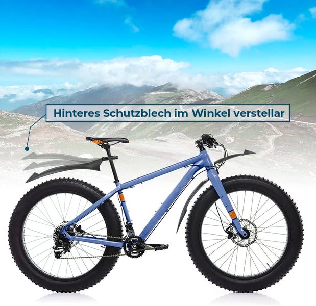 Mountainbike mit einem im Winkel verstellbaren hinteren Schutzblech in einer Gebirgslandschaft.
