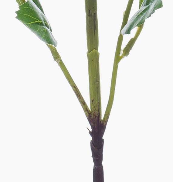 Künstlicher Blumenzweig mit grünen Stielen und lila Knospen.