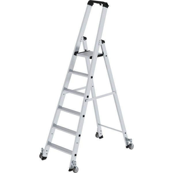 Aluminium Stufenstehleiter mit Plattform und Rollen für einen sicheren Stand und leichte Mobilität