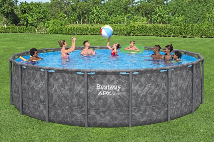 Familie im Gartenpool Bestway APX365 mit Steinmuster