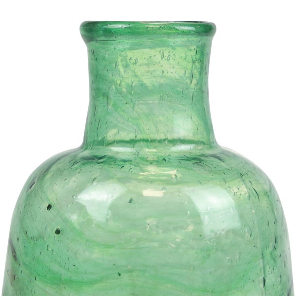 Glasvase aus grünem Recyclingglas mit Lufteinschlüssen.