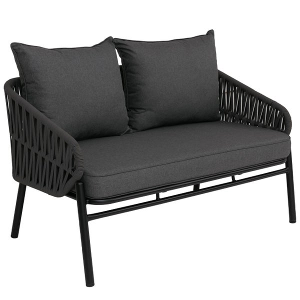 Zweisitzer Gartensofa mit anthrazitfarbenen Kissen und Seilbespannung an den Armlehnen und dem Rücken auf einem schwarzen Metallgestell.