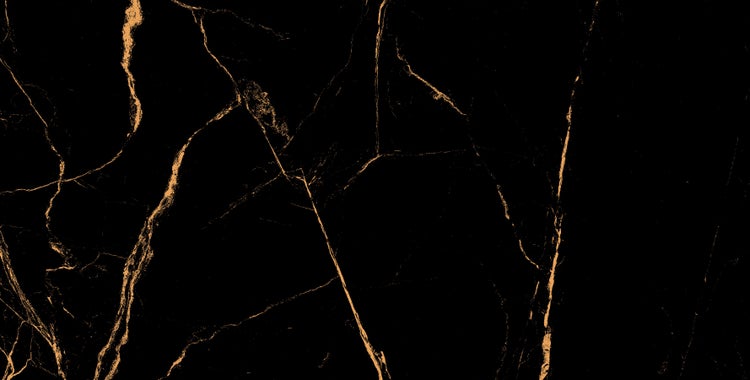 Dekorative Fliese in Marmoroptik mit Goldakzenten