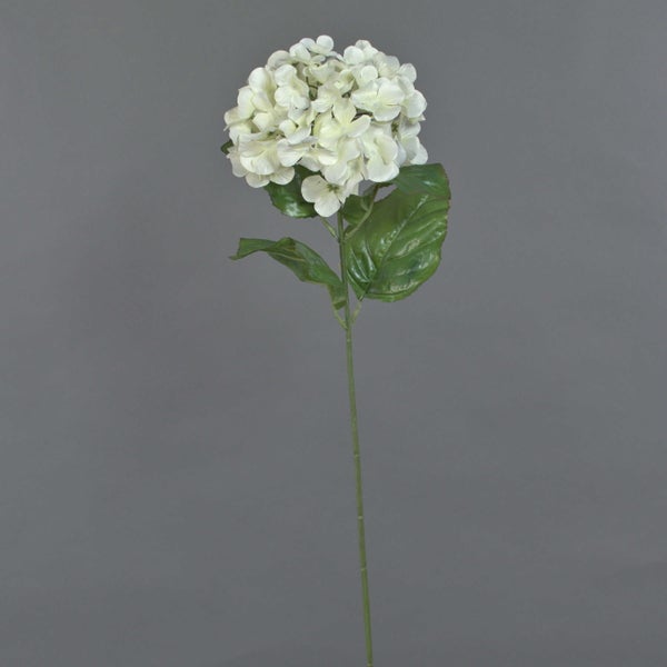 Künstliche Hortensie, cremefarbene Blüten aus Textilmaterial.