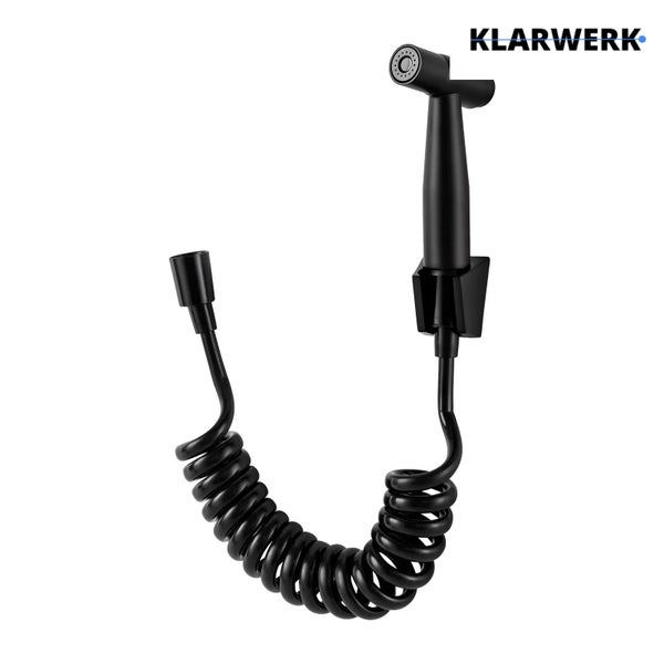 Schwarze Bidetbrause mit Spiralschlauch und Wandhalterung, Klarwerk Logo.