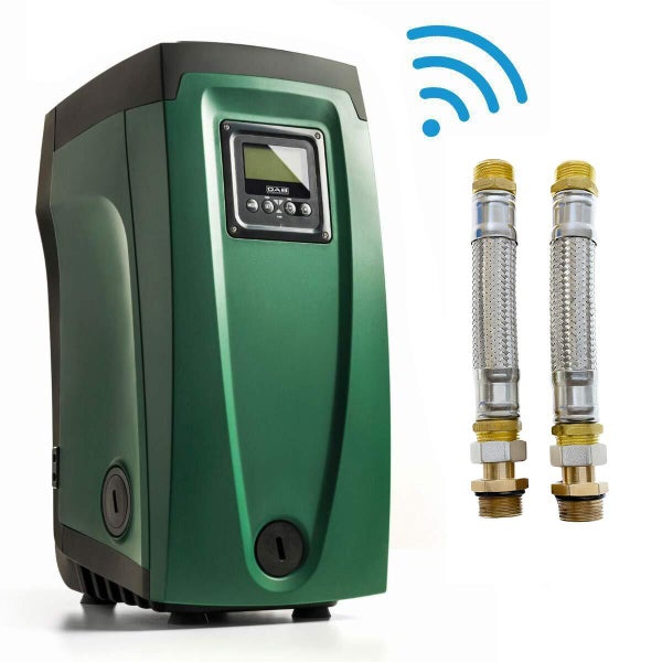 Hauswasserwerk mit WLAN-Symbol und zwei Verbindungsschläuchen