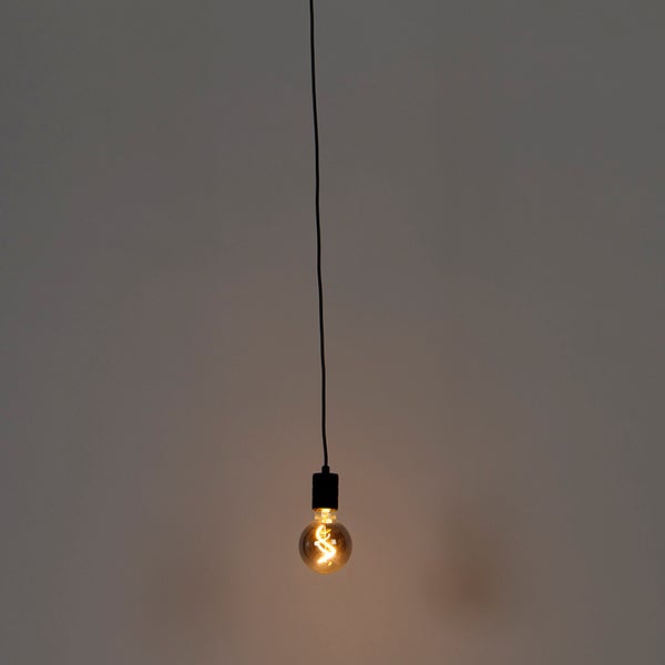 Hängeleuchte mit einer LED Filament Glühbirne an einem Textilkabel