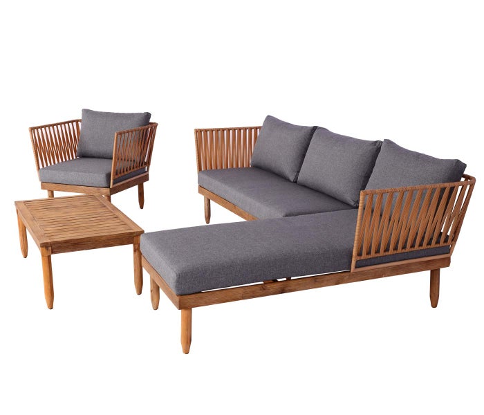 Vierteiliges Garten-Lounge-Set aus Holz mit vertikalen Streben, bestehend aus Ecksofa, Sessel, Tisch und grauen Polstern.