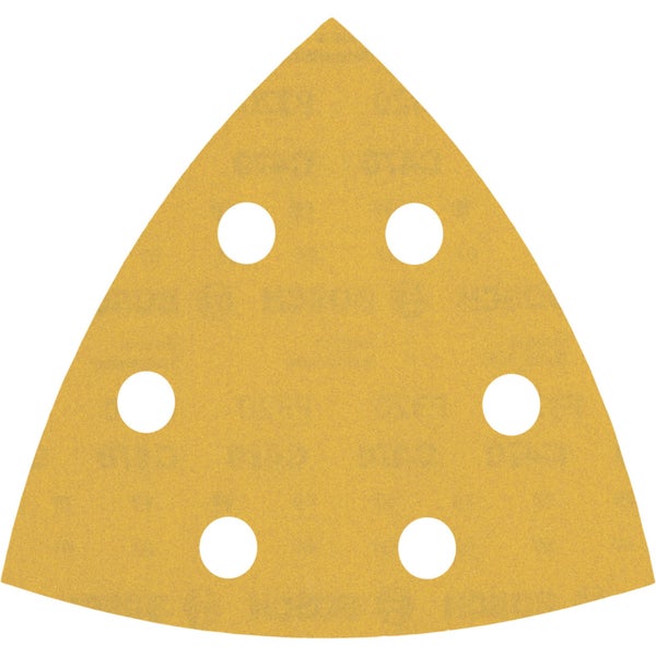 Eine Person schleift einen Fensterrahmen mit einem Schwingschleifer. Sie trägt Schutzbrille, Mundschutz und Handschuhe.