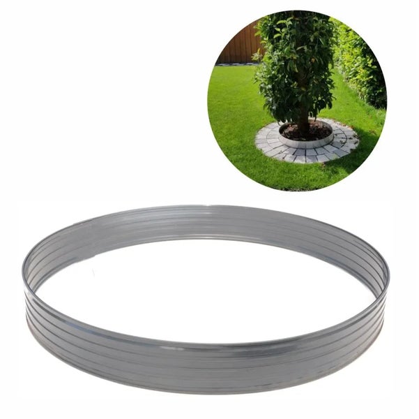 Runde Baumscheibe aus Metall zur Einfassung von Baumwurzeln im Garten zur optischen Abgrenzung.