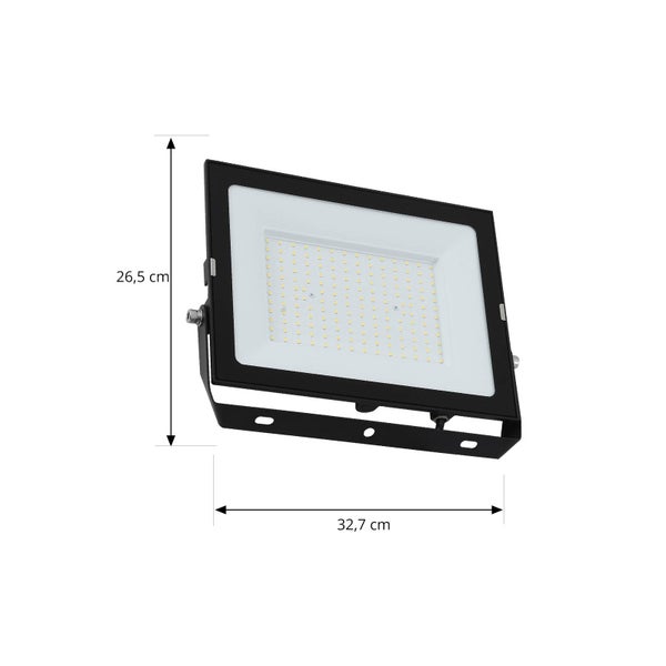 Schwarzer LED-Fluter mit Montagebügel, Höhe 26,5 Zentimeter, Breite 32,7 Zentimeter.
