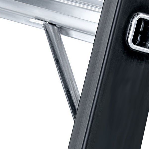 Detailansicht einer Leiter aus Aluminium und Stahl