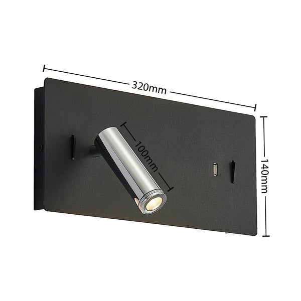 Schwarze Wandleuchte mit verstellbarem Spot in Chrom, USB-Anschluss und Schaltern. Breite 320 Millimeter, Höhe 140 Millimeter, Spot-Länge 100 Millimeter.