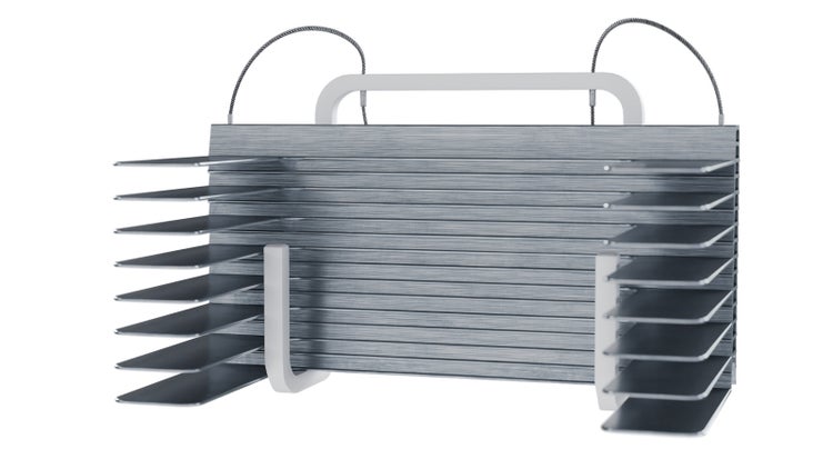 Lamellenstore mit Tragegriffen und Drahtseilen