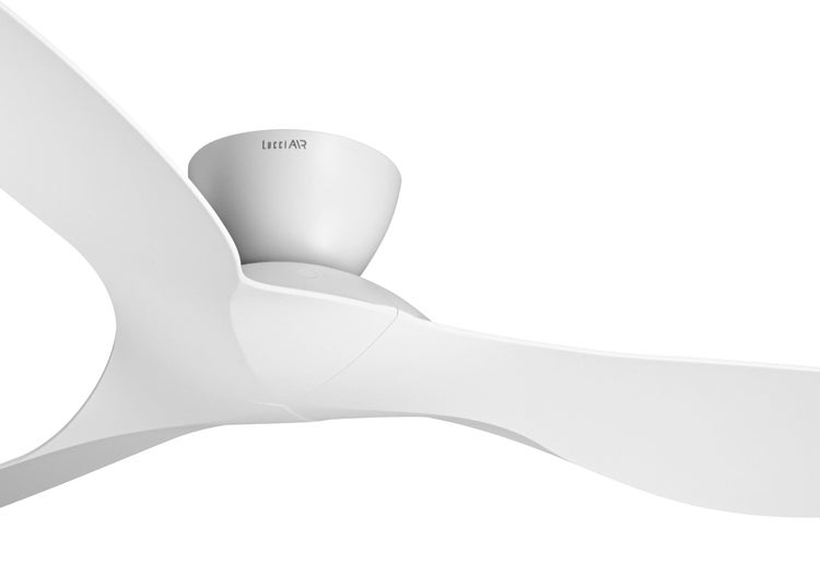 Deckenventilator Lucci Air mit drei geschwungenen Ventilatorflügeln in modernem Design