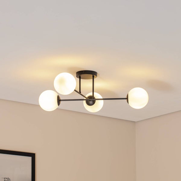 Deckenleuchte mit vier Leuchtkörpern mit Kugelform