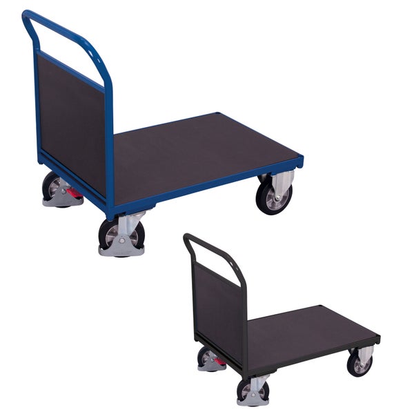 Plattformwagen mit Schiebebügel, Holzladefläche und vier Rädern in den Farben Blau und Schwarz.