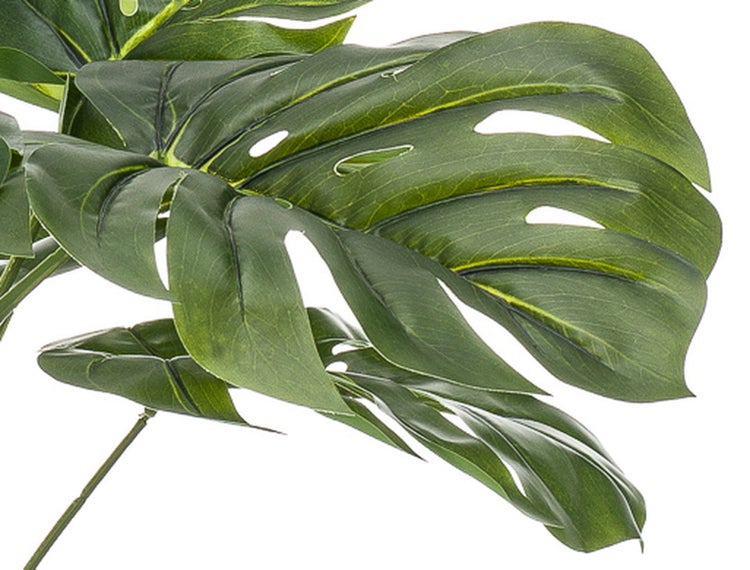 Künstliche Rose in zartem Rosa mit grünem Stängel und Blättern, täuschend echte Kunstblume.