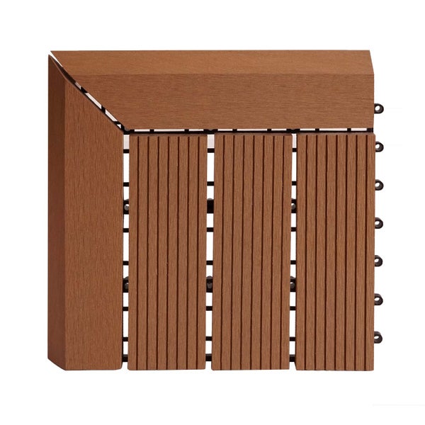 Terrassenfliese Eckstück aus Holz-Kunststoff-Verbundwerkstoff mit Klicksystem und geriffelter Oberfläche.