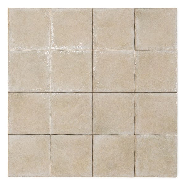 Quadratische Wandfliesen in Steinfliesenoptik mit strukturierter Oberfläche und glänzendem Finish im Quadratverband verlegt
