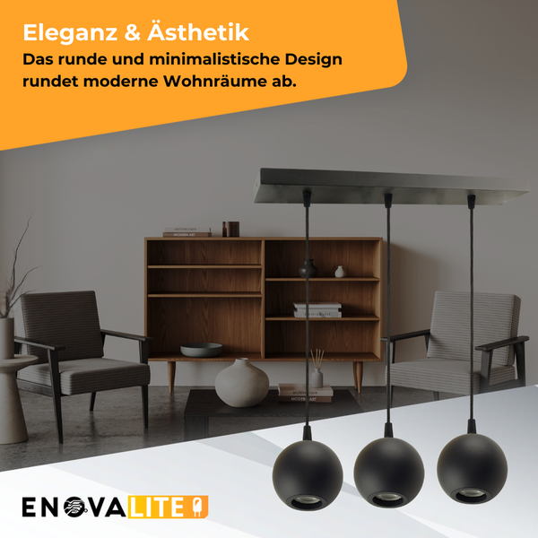 Deckenleuchte mit drei runden Lampenschirmen in einem Wohnzimmer