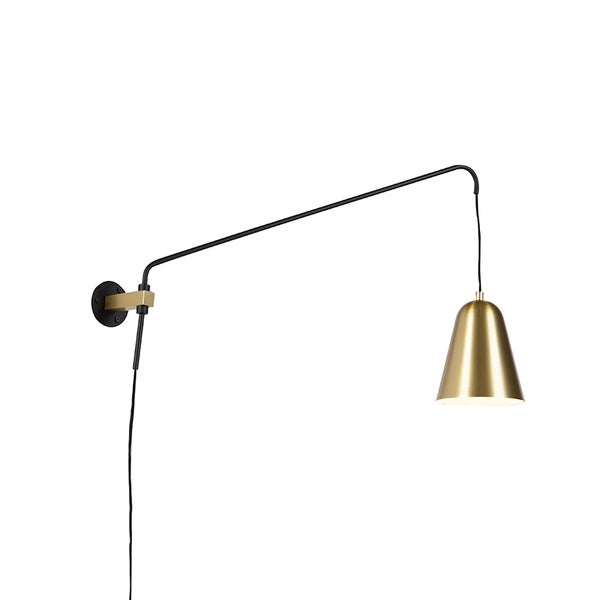 Wandleuchte mit schwenkbarem Arm und Lampenschirm