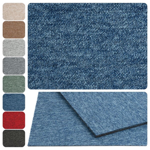 Blaue Schlingenteppich-Fliesen mit Farbauswahl in Beige, Braun, Grau, Grün und Rot. Detailansicht der Oberfläche und Kantenstruktur.