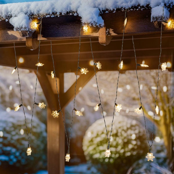 Lindby LED Lichterkette Batterie Schneeflocke Indoor Outdoor 620 cm, 30 Deko Lichter 8 Modi mit Timer Weihnachten Weihnachtsbeleuchtung Weihnachtsdeko