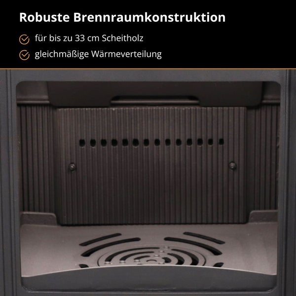 Robuste Brennraumkonstruktion eines Kaminofens für Scheitholz bis 33 Zentimeter Länge mit gleichmäßiger Wärmeverteilung.