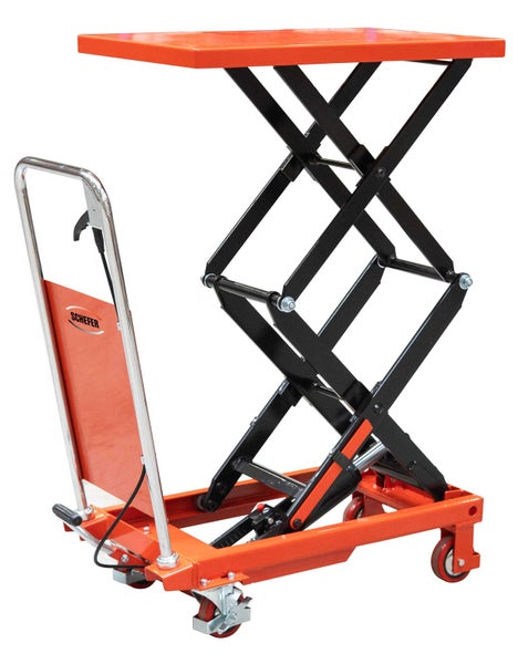 Mobiler orangefarbener Scherenhubtisch mit hydraulischem Mechanismus, Rollen und Schefer Logo.