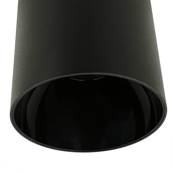 Schwarzer Pflanztopf aus Kunststoff