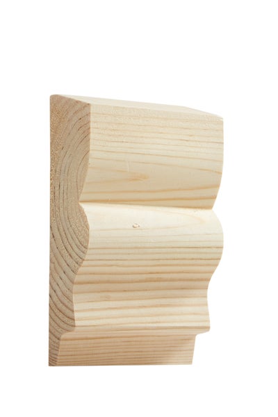 Ein kurzes Stück profiliertes Holzprofil aus Massivholz, geeignet für dekorative Abschlussarbeiten oder Sockelarbeiten.