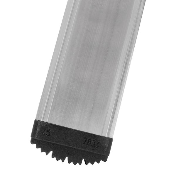 Detailansicht eines Aluminiumprofils mit Kunststofffuß für eine Leiter