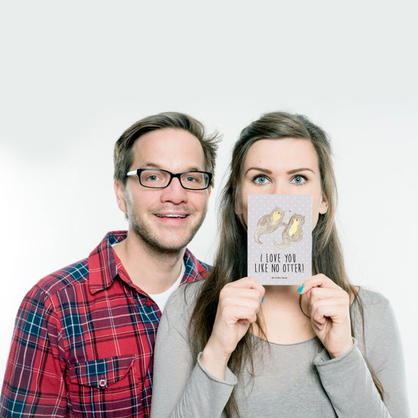 Mr. & Mrs. Panda Postkarte Otter Hände halten - Grau Pastell