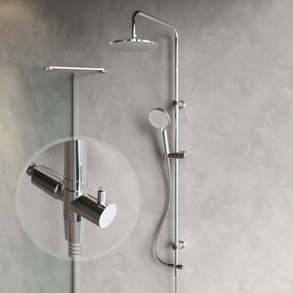 Duschsystem mit Kopfbrause Handbrause und Umsteller in Metalloptik an einer Wand befestigt