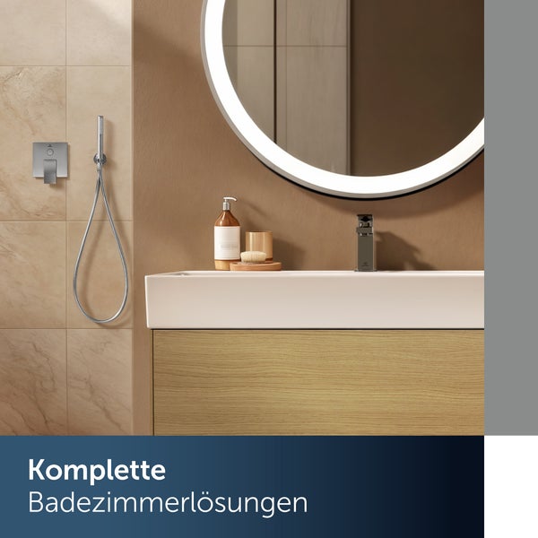 Modernes Badezimmer mit Waschtisch, Spiegel, Armatur und Dusche