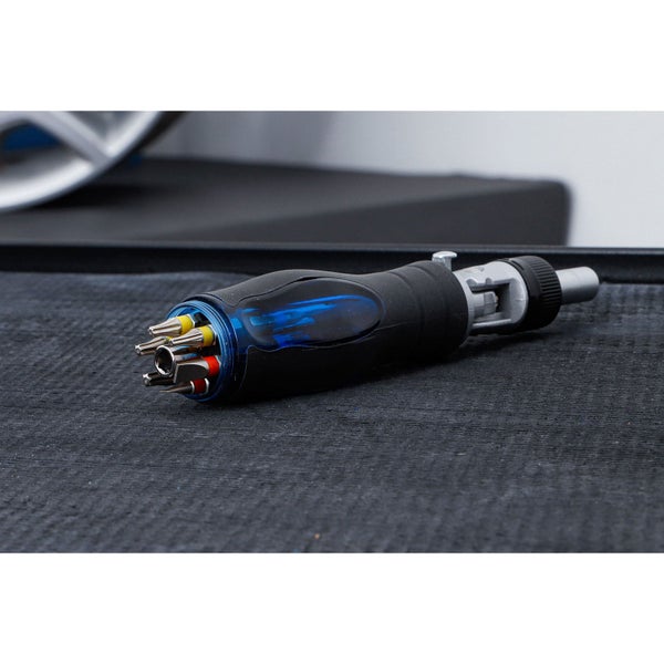 Mehrfachschraubendreher mit verschiedenen Bits