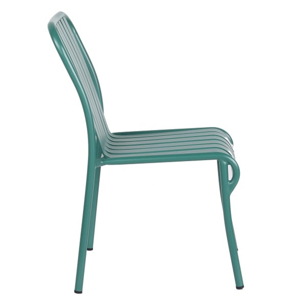 Türkisfarbene Gartenbank aus Metall mit zwei Sitzen, Armlehnen und Latten-Design.