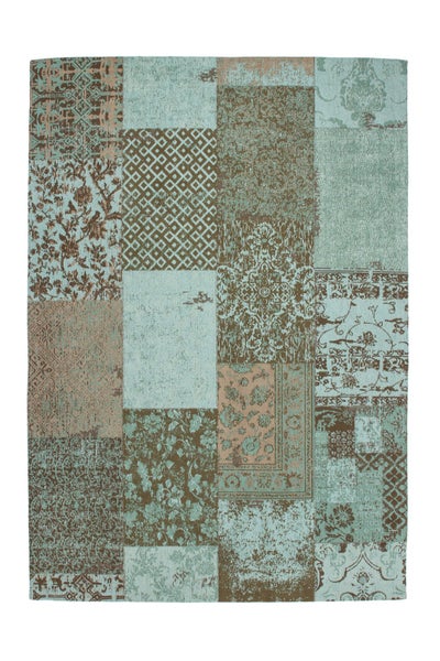Rechteckiger Teppich im Patchwork-Design mit floralen und geometrischen Mustern in Türkis, Braun und Beige.