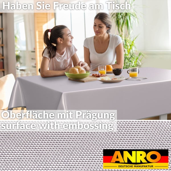 Tischdecke mit geprägter Oberfläche auf einem Esstisch mit Mutter und Tochter; ANRO Logo