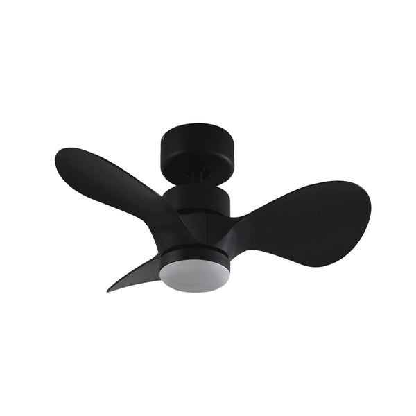 Schwarzer Deckenventilator mit Beleuchtung und drei geschwungenen Flügeln.