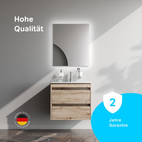Badezimmer mit Waschbeckenunterschrank, Spiegel und zwei Jahre Garantie