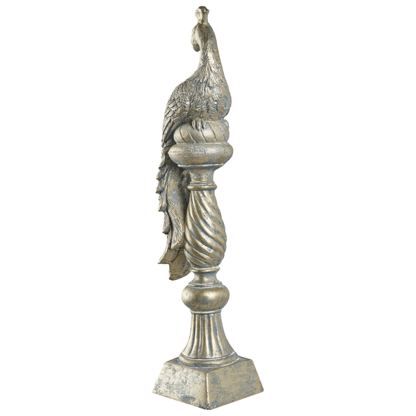 Dekofigur Pfau auf einer gewundenen Säule mit antikem Finish aus Kunststoff.