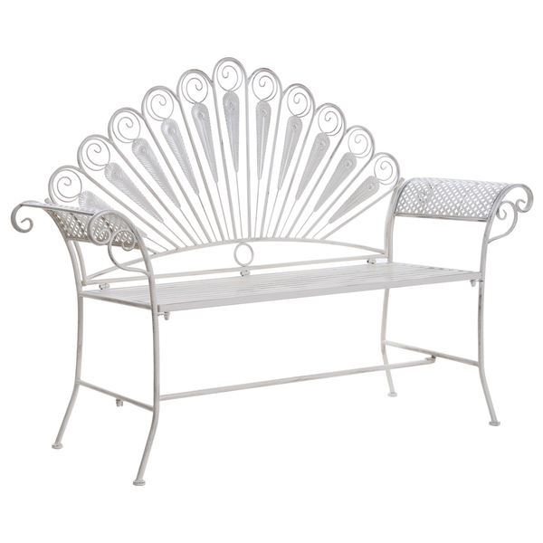 Weiße Gartenbank aus Metall mit verzierter Rückenlehne im Pfauendesign und geschwungenen Armlehnen.