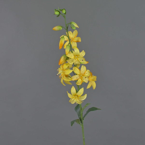 Künstlicher Blumenstängel mit grünen Knospen und einer gelben Blüte.
