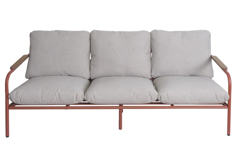 Dreisitzer Gartensofa mit Metallgestell, Armlehnen aus Holz und Stoffpolstern.