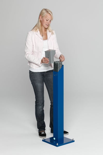 PROREGAL Eckiger Ascher Standsäule Mit Abnehmbarem Kopfteil 9,4 Liter HxBxT 100,5 x 30 x 30 cm Verzinkter Stahl Blau
